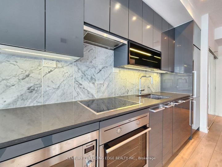 Photo 10 at 709 - 115 Mcmahon Drive, Bayview Village, Toronto