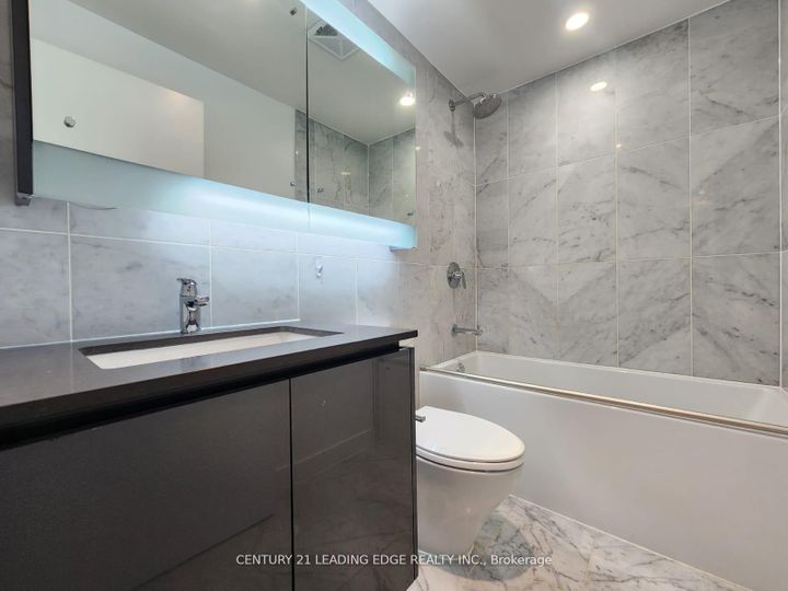Photo 17 at 709 - 115 Mcmahon Drive, Bayview Village, Toronto