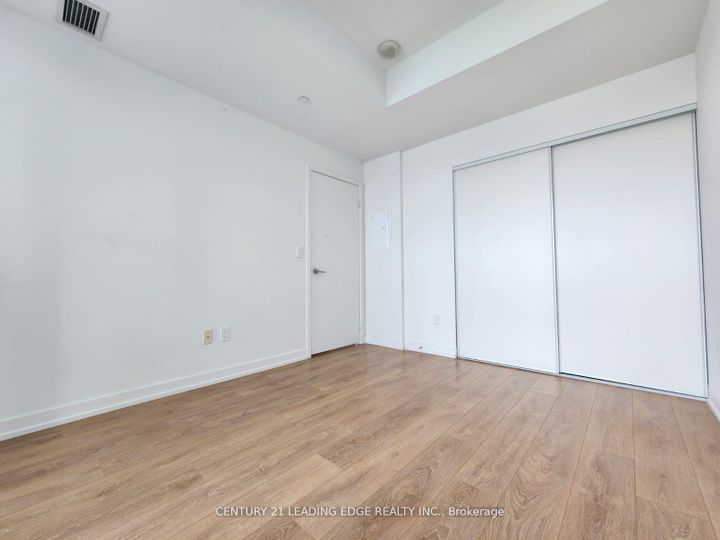 Photo 18 at 709 - 115 Mcmahon Drive, Bayview Village, Toronto