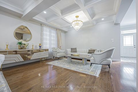 Photo 6 at 48 Tonner Crescent, Bayview Northeast, Aurora