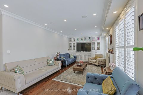 Photo 14 at 48 Tonner Crescent, Bayview Northeast, Aurora
