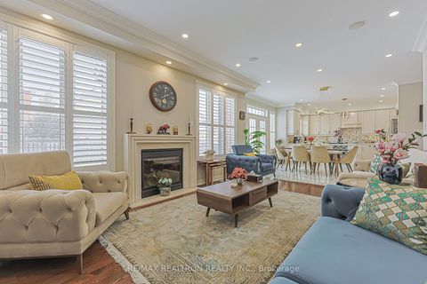 Photo 15 at 48 Tonner Crescent, Bayview Northeast, Aurora
