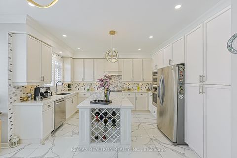 Photo 18 at 48 Tonner Crescent, Bayview Northeast, Aurora