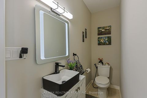 Photo 20 at 48 Tonner Crescent, Bayview Northeast, Aurora