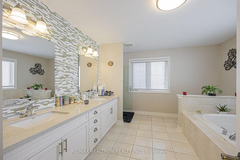 Photo 28 at 48 Tonner Crescent, Bayview Northeast, Aurora