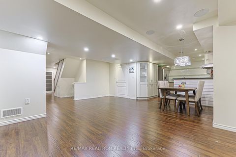 Photo 39 at 48 Tonner Crescent, Bayview Northeast, Aurora
