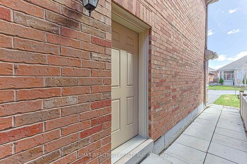 Photo 42 at 48 Tonner Crescent, Bayview Northeast, Aurora