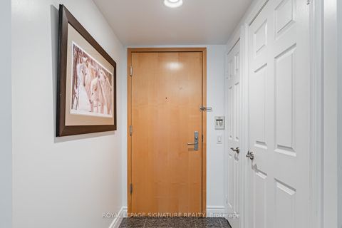 Photo 2 at 813 - 123 Eglinton Avenue E, Mount Pleasant West, Toronto