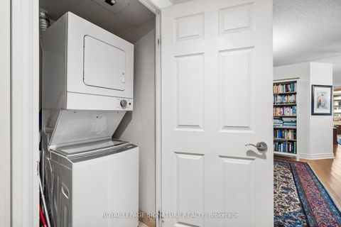 Photo 24 at 813 - 123 Eglinton Avenue E, Mount Pleasant West, Toronto