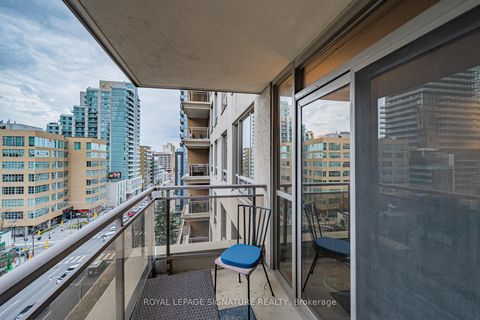 Photo 25 at 813 - 123 Eglinton Avenue E, Mount Pleasant West, Toronto