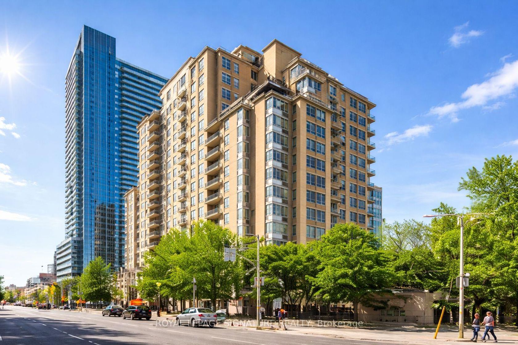 813 - 123 Eglinton Avenue E, Mount Pleasant West, Toronto 