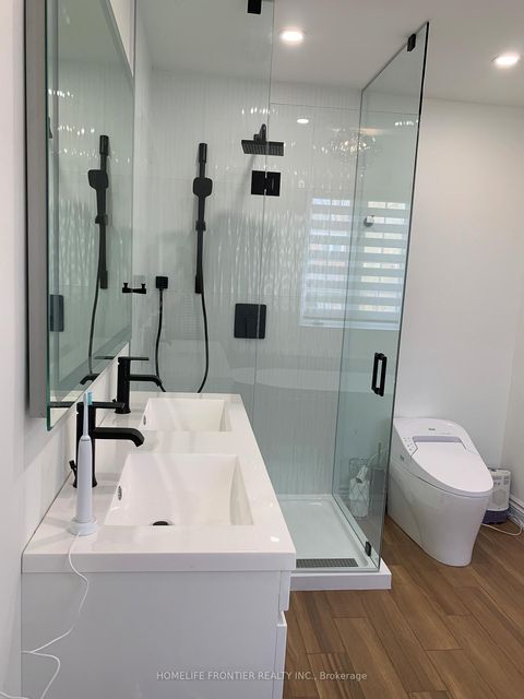 Photo 17 at 17 BERTRAM Street W, Greenbrook, Toronto