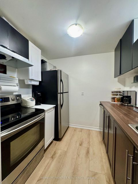Photo 30 at 17 BERTRAM Street W, Greenbrook, Toronto