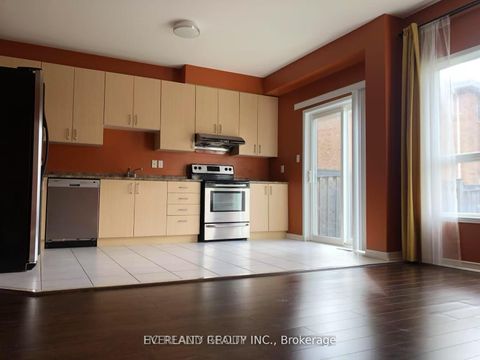 Photo 2 at 32 Wheelwright Drive, Oak Ridges Lake Wilcox, Richmond Hill