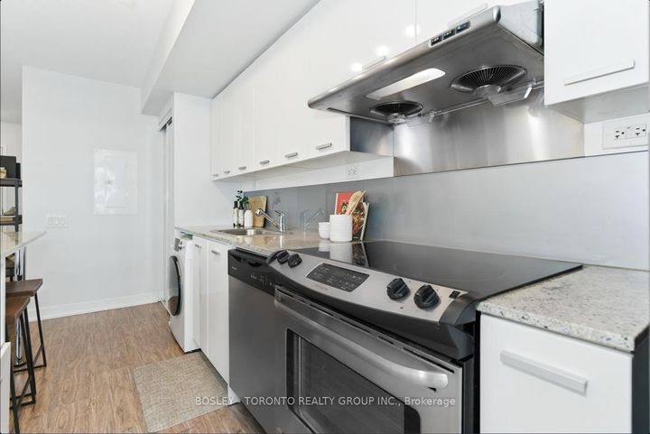 Photo 8 at 309B - 19 Singer Court, Bayview Village, Toronto