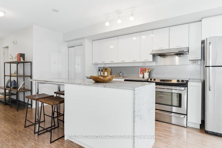 Photo 12 at 309B - 19 Singer Court, Bayview Village, Toronto
