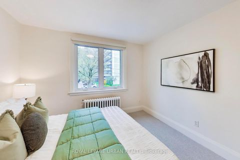 Photo 16 at 176 Davisville Avenue, Mount Pleasant West, Toronto