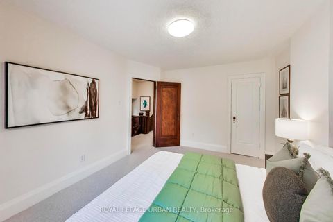 Photo 17 at 176 Davisville Avenue, Mount Pleasant West, Toronto