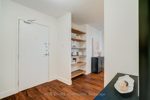 Photo 2 at 1610 - 100 Quebec Avenue, High Park North, Toronto