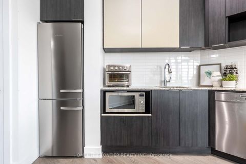 Photo 6 at 222 - 99 The Donway W, Don Mills, Toronto