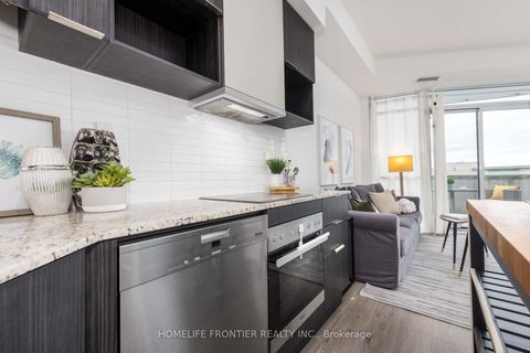 Photo 8 at 222 - 99 The Donway W, Don Mills, Toronto