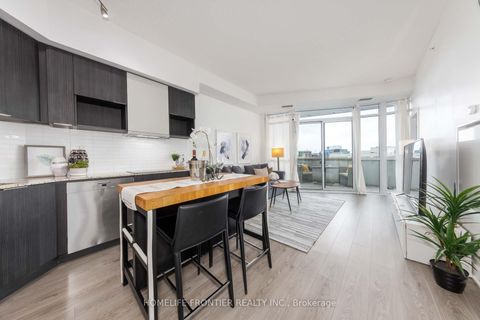 Photo 9 at 222 - 99 The Donway W, Don Mills, Toronto