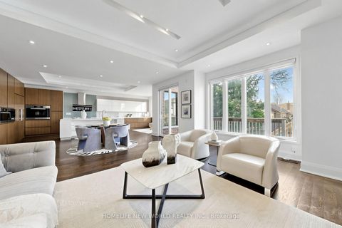 Photo 5 at 220 Roe Avenue, Nortown, Toronto