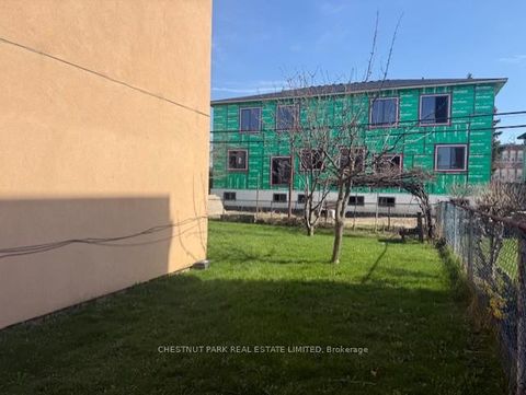 Photo 12 at 757 Lawrence Avenue W, Glen Park, Toronto