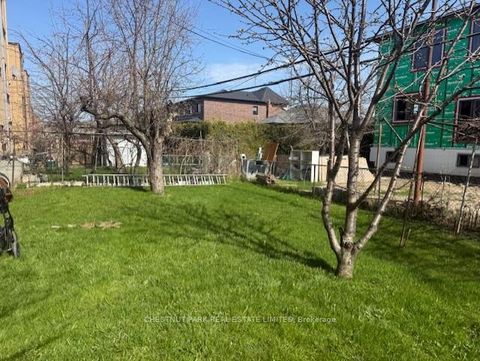 Photo 13 at 757 Lawrence Avenue W, Glen Park, Toronto