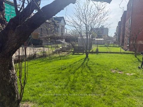 Photo 14 at 757 Lawrence Avenue W, Glen Park, Toronto