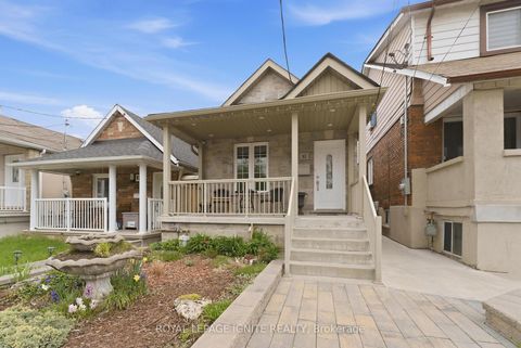 Photo 1 at 10 Cayuga Avenue, Smythe, Toronto