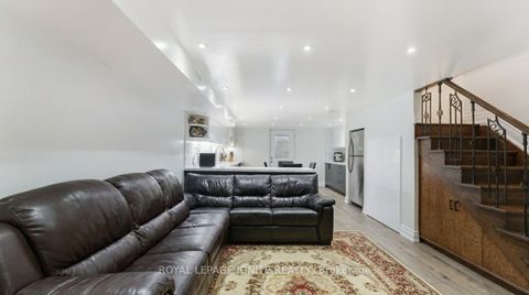 Photo 7 at 10 Cayuga Avenue, Smythe, Toronto