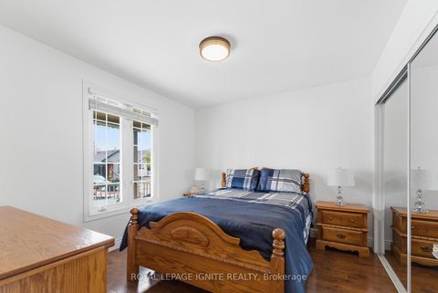 Photo 24 at 10 Cayuga Avenue, Smythe, Toronto