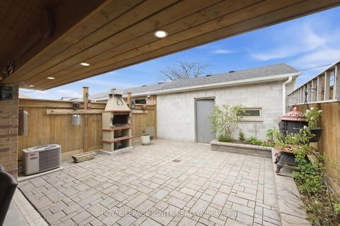 Photo 28 at 10 Cayuga Avenue, Smythe, Toronto