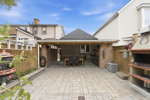 Photo 29 at 10 Cayuga Avenue, Smythe, Toronto