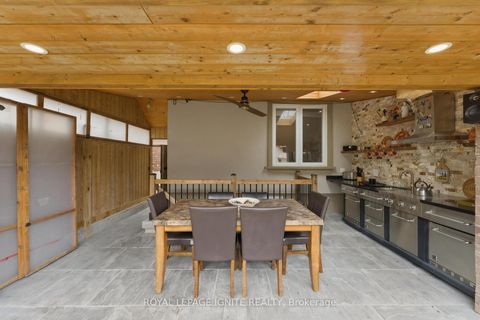 Photo 31 at 10 Cayuga Avenue, Smythe, Toronto