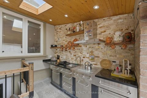 Photo 34 at 10 Cayuga Avenue, Smythe, Toronto
