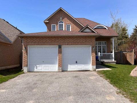 Photo 2 at 171 Wessenger Drive, Holly, Barrie