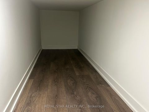 Photo 4 at Q101 - 155 Canon Jackson Drive, Amesbury, Toronto