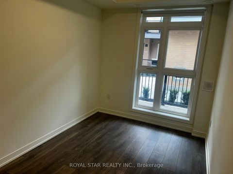 Photo 7 at Q101 - 155 Canon Jackson Drive, Amesbury, Toronto