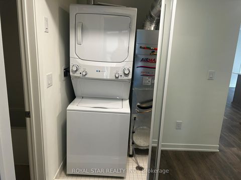 Photo 13 at Q101 - 155 Canon Jackson Drive, Amesbury, Toronto