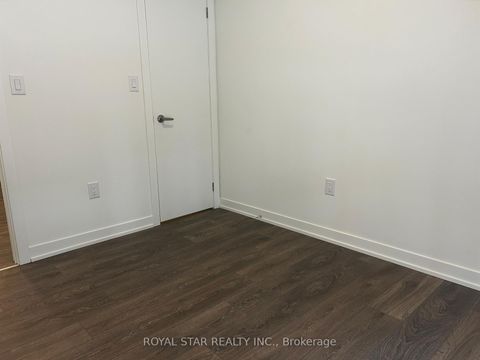 Photo 16 at Q101 - 155 Canon Jackson Drive, Amesbury, Toronto