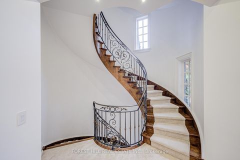 Photo 3 at 7 Legacy Court, Windfields, Toronto