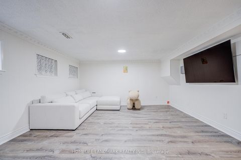 Photo 12 at 53 Chipwood Crescent, Pleasant View, Toronto