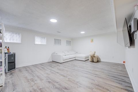 Photo 13 at 53 Chipwood Crescent, Pleasant View, Toronto