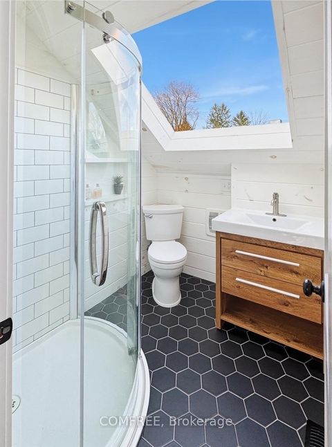 Photo 9 at 70 Gunn Street, Wellington, Barrie
