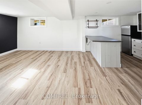 Photo 12 at 70 Gunn Street, Wellington, Barrie