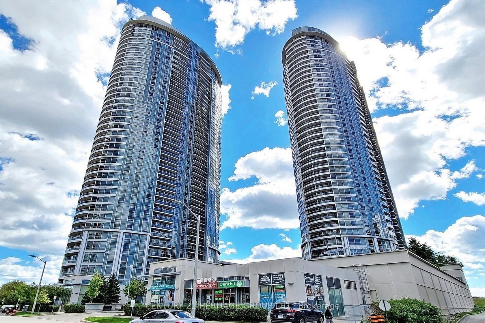 1216 - 135 Village Green Square, Malvern West, Toronto photo 4