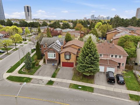 Photo 2 at 691 York Hill Boulevard, Yorkhill, Vaughan