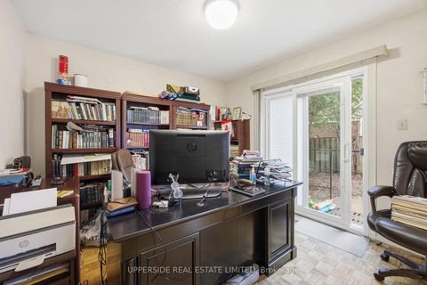 Photo 8 at 691 York Hill Boulevard, Yorkhill, Vaughan